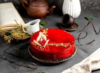 How to Choose a Longevity Cake in Singapore Without Overspending