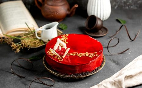 How to Choose a Longevity Cake in Singapore Without Overspending